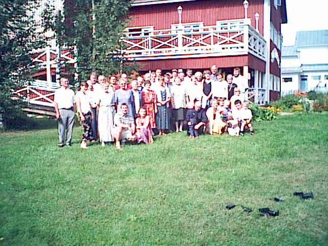 Sukua Tuusniemen vanhalla myllyllä vuonna 2002.
